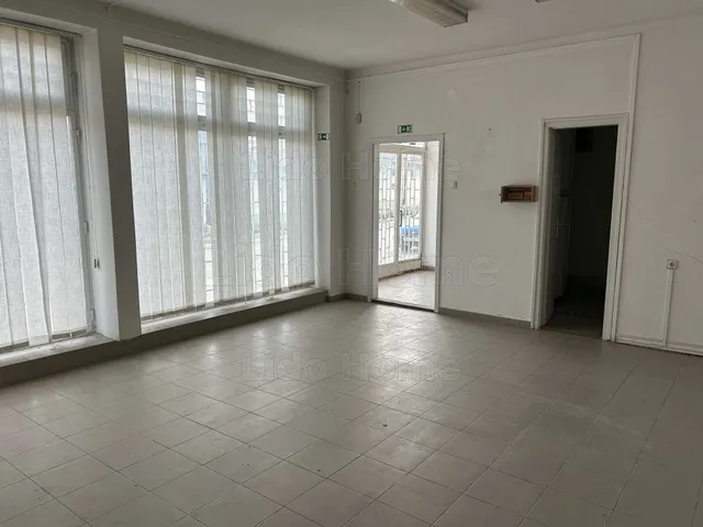 Eladó kereskedelmi és ipari ingatlan Molnári 69 nm