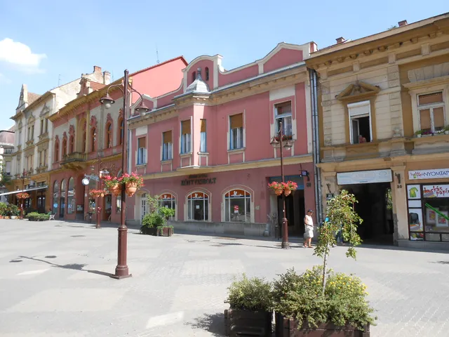 Eladó kereskedelmi és ipari ingatlan Kaposvár, Belváros 140 nm