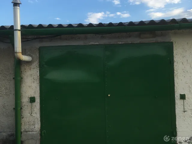 Eladó garázs Oroszlány 21 nm