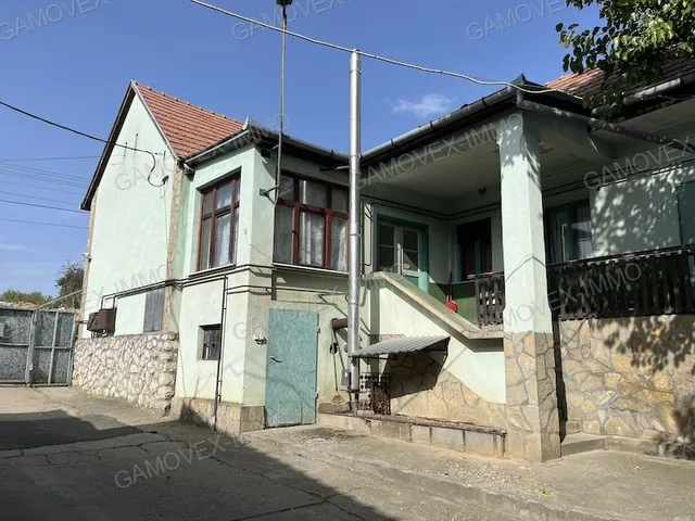 Eladó ház Sántos 480 nm