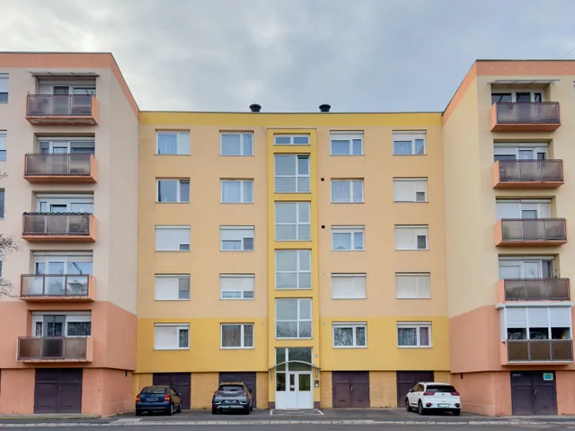 Eladó lakás Ajka 49 nm