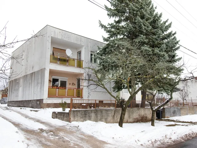 Eladó lakás Ajka 84 nm