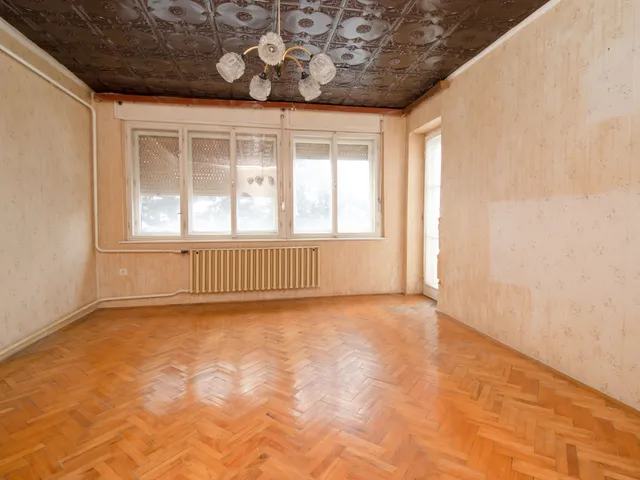 Eladó lakás Ajka, Pálma utca 84 nm