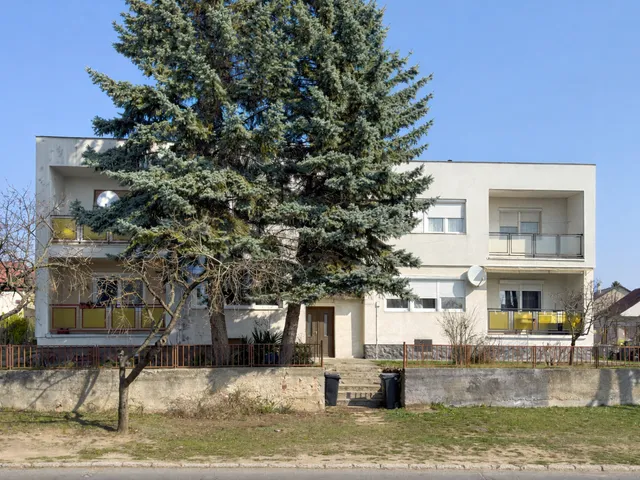 Eladó lakás Ajka, Pálma utca 84 nm