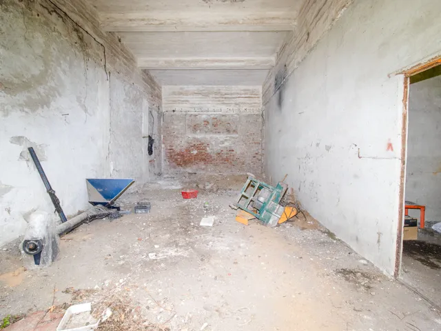 Eladó kereskedelmi és ipari ingatlan Ajka 65 nm