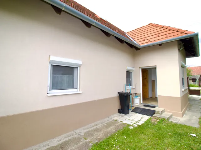 Eladó ház Nyirád, Béke utca 84 nm