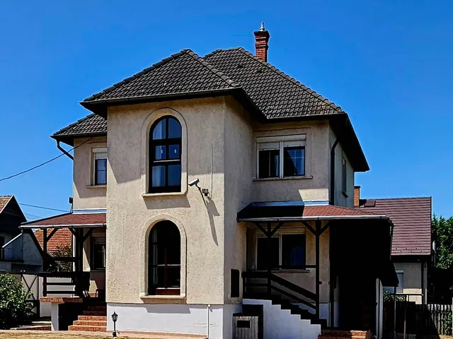 Eladó ház Tóalmás 210 nm