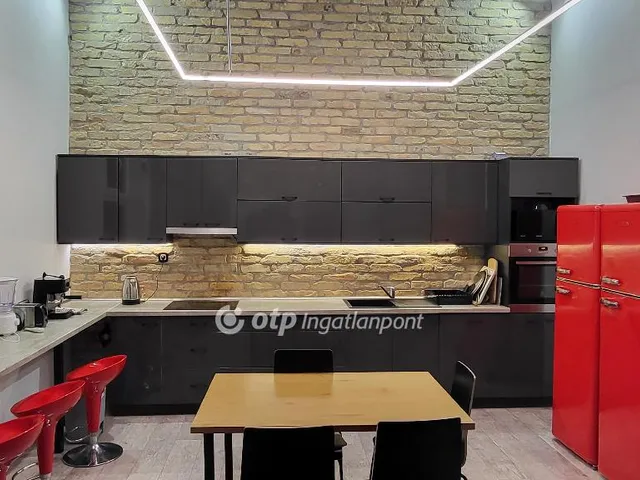 Eladó lakás Budapest VIII. kerület, Palotanegyed 136 nm