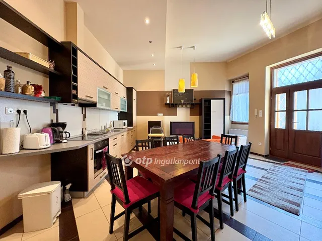 Eladó lakás Budapest VIII. kerület, Józsefváros 93 nm