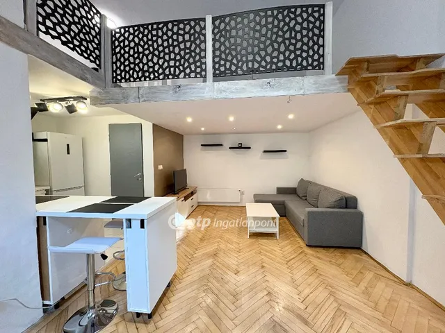 Kiadó lakás Budapest VIII. kerület, II. János Pál pápa tér 29 nm