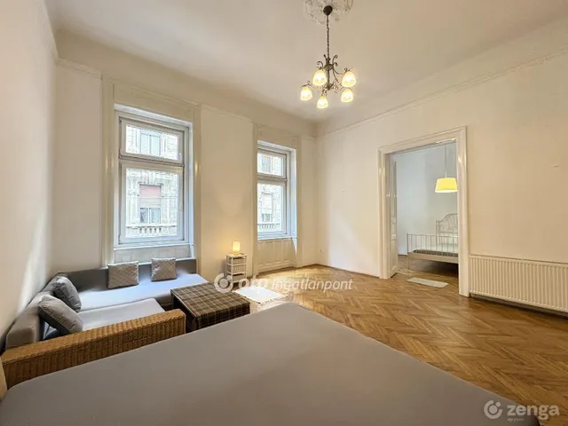 Eladó lakás Budapest VI. kerület 73 nm