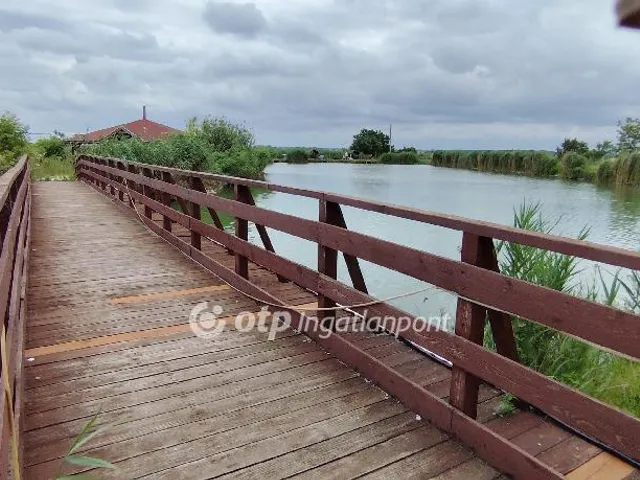 Eladó kereskedelmi és ipari ingatlan Székesfehérvár, Börgönd 150 nm