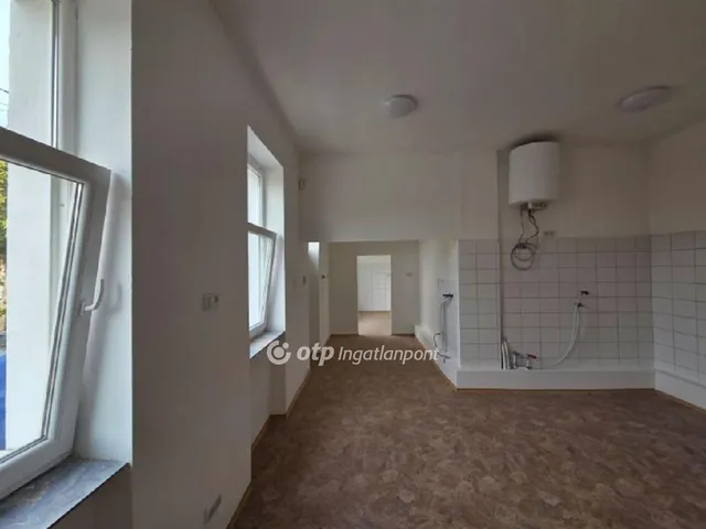 Eladó kereskedelmi és ipari ingatlan Budapest XX. kerület, Gubacsipuszta 46 nm