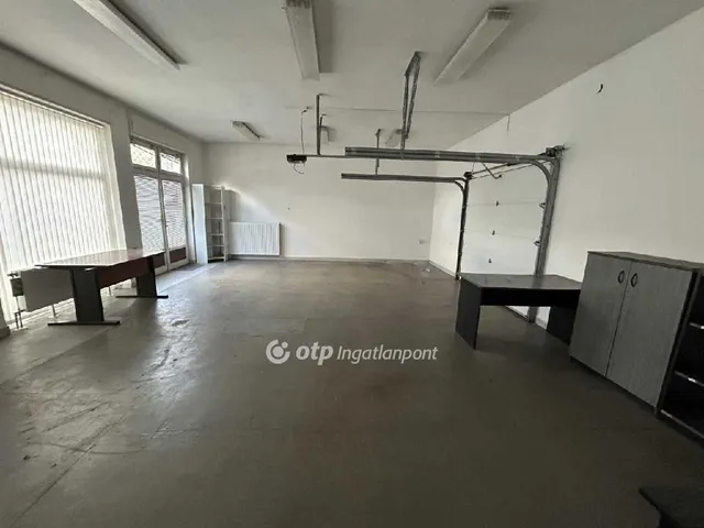 Eladó kereskedelmi és ipari ingatlan Budapest XVI. kerület 129 nm