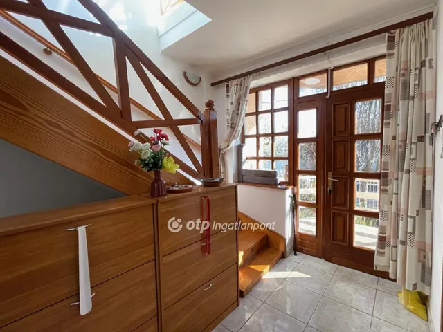 Eladó ház Budapest XVIII. kerület, Miklóstelep 187 nm