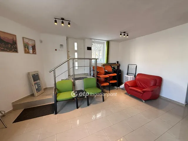 Eladó kereskedelmi és ipari ingatlan Budapest XIII. kerület 82 nm