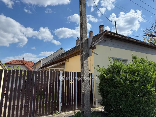 Eladó ház Budapest XX. kerület 235 nm