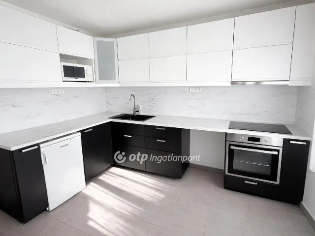 Eladó ház Budapest XXI. kerület, Királyerdő 280 nm