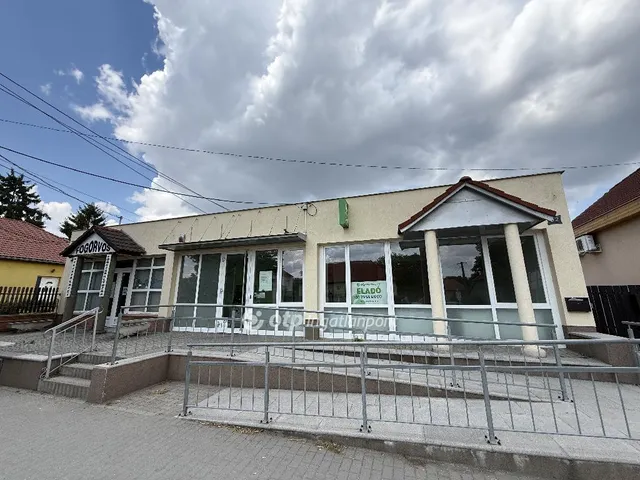 Eladó kereskedelmi és ipari ingatlan Üllő 106 nm