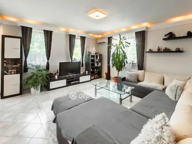 Eladó ház Budapest XVIII. kerület 295 nm