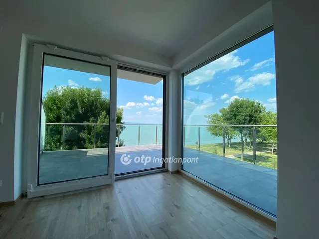 Eladó lakás Siófok, Ezüstpart 65 nm