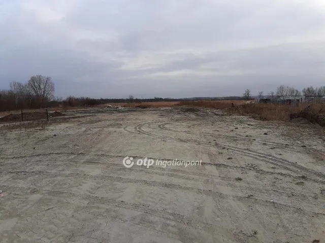 Eladó telek Zamárdi, Balaton-parttól 500 m-re 3238 nm