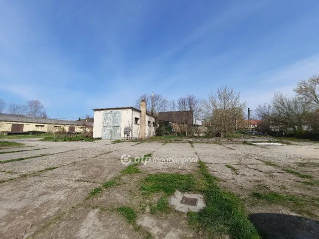 Eladó telek Tamási 7873 nm