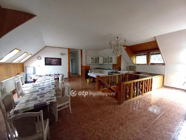 Eladó lakás Balatonmáriafürdő 154 nm
