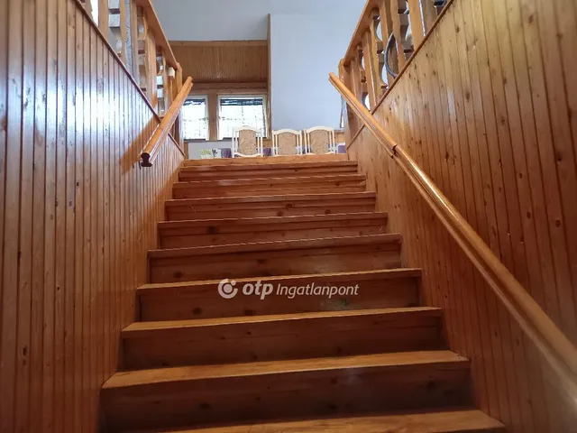 Eladó lakás Balatonmáriafürdő, Vízpart 154 nm