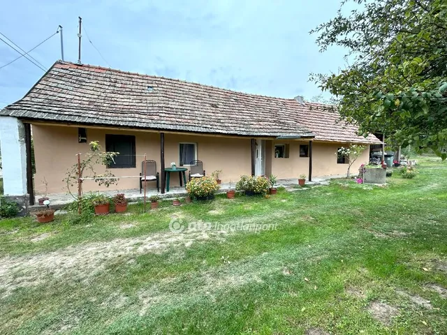Eladó ház Felsőnyék 53 nm