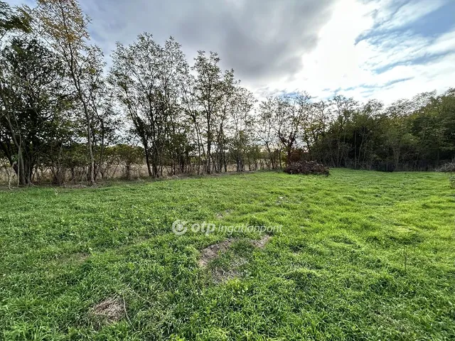 Eladó telek Balatonfőkajár 958 nm