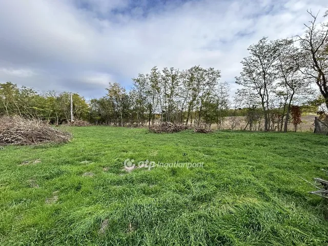 Eladó telek Balatonfőkajár 958 nm