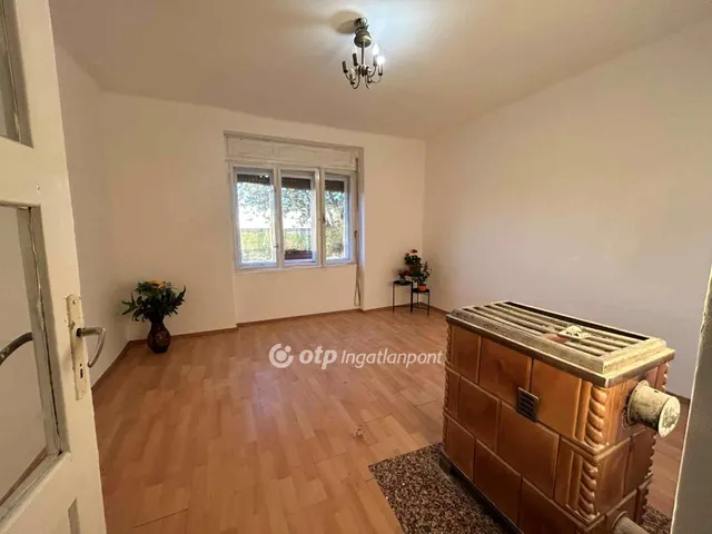 Eladó ház Iregszemcse 76 nm