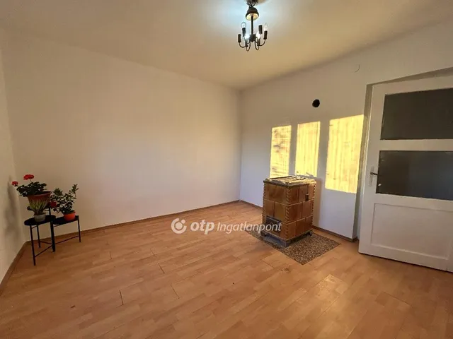 Eladó ház Iregszemcse 76 nm