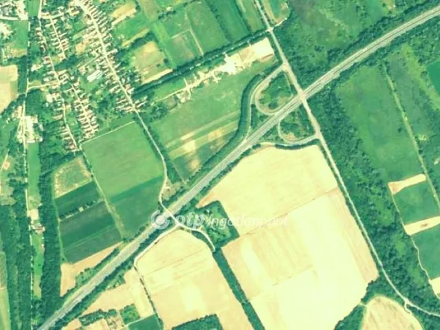 Eladó telek Balatonőszöd 90429 nm