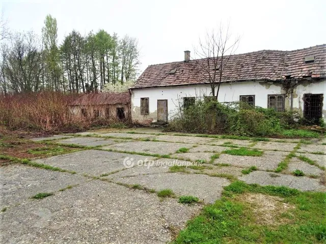 Eladó kereskedelmi és ipari ingatlan Marcali 125 nm