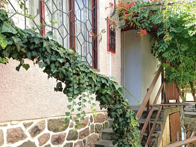 Eladó üdülő és hétvégi ház Komló, Sikonda 43 nm