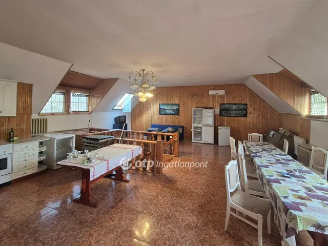 Eladó üdülő és hétvégi ház Balatonmáriafürdő 330 nm