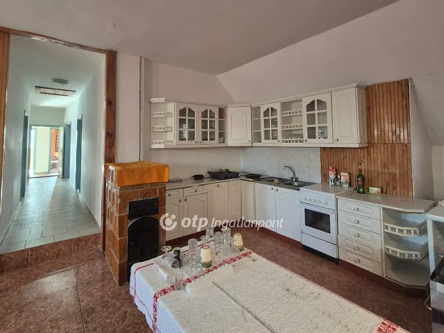 Eladó üdülő és hétvégi ház Balatonmáriafürdő 330 nm