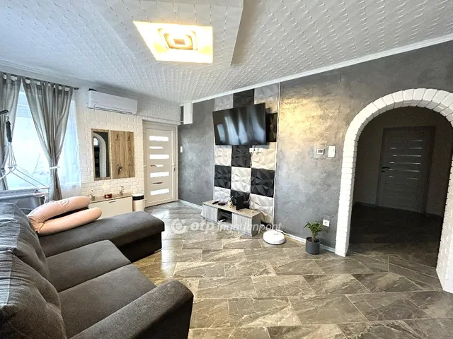 Eladó ház Pincehely 110 nm