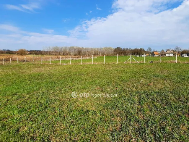 Eladó telek Balatonszabadi 1000 nm