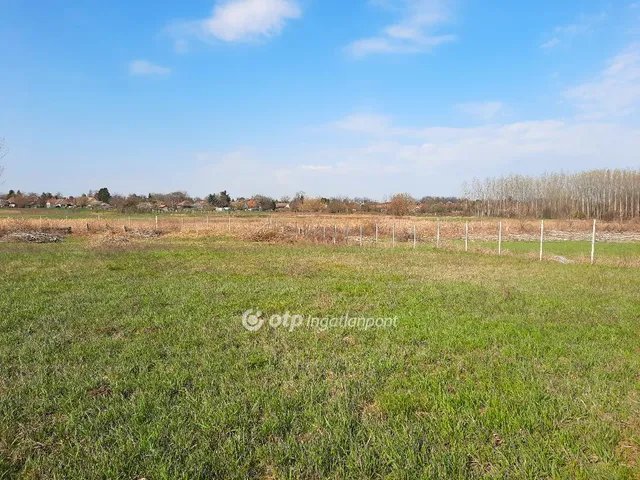 Eladó telek Balatonszabadi 1000 nm