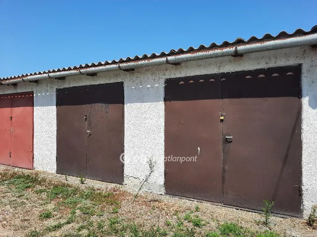 Eladó garázs Siófok 14 nm