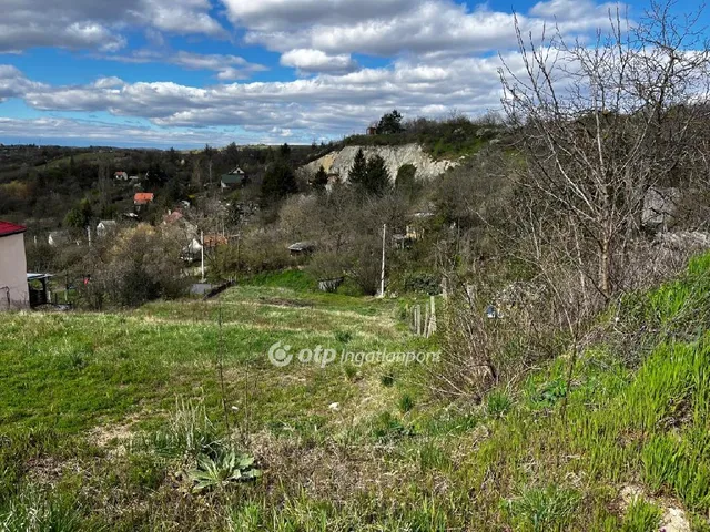 Eladó telek Eger, Tihaméri városrész 1951 nm