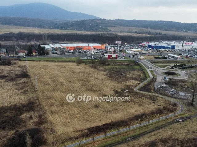 Eladó kereskedelmi és ipari ingatlan Eger, Nagylapos 9416 nm