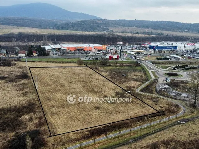 Eladó kereskedelmi és ipari ingatlan Eger, Nagylapos 9416 nm