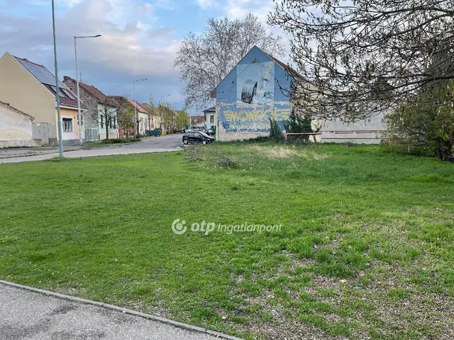 Eladó telek Szolnok, központi 323 nm