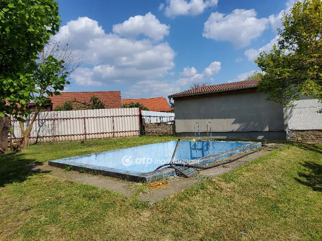 Eladó ház Hatvan 140 nm
