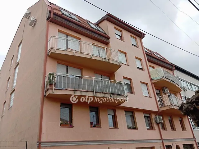 Eladó lakás Gyöngyös 99 nm