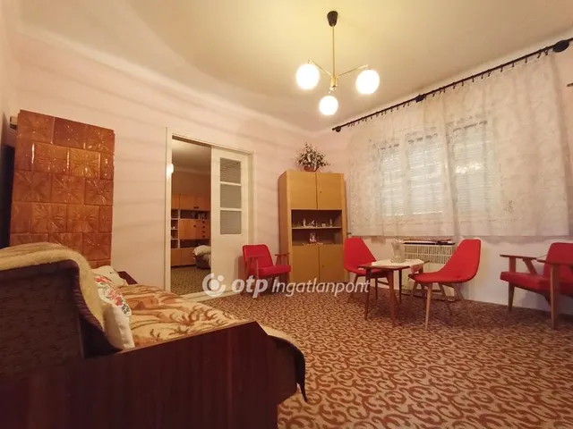 Eladó ház Gyöngyösoroszi 78 nm